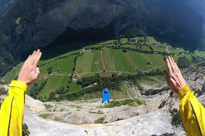 Discover Lauterbrunnen with CHEESE & CHOCOLATE - Who will get the most from this experience