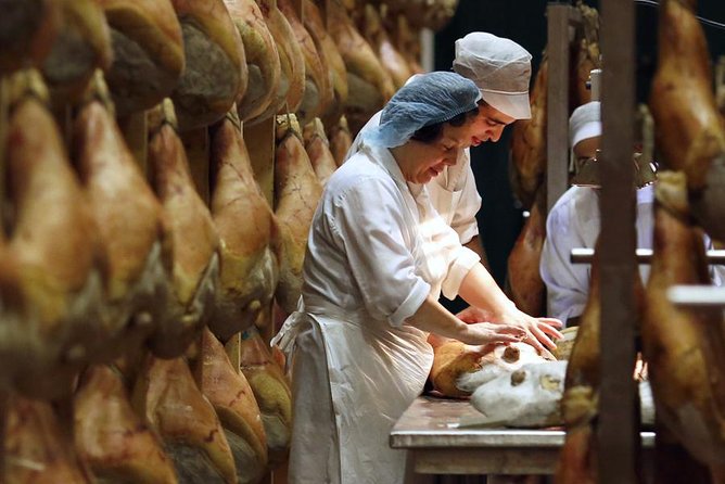 Discover Parma’s Flavors: Parmigiano & Prosciutto Food Tour - Who should book this experience?