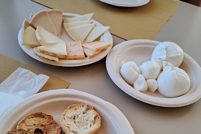 E-bike tour Martina Franca e Locorotondo and visit a dairy - A short ride with a proper taste of the Itria Valley