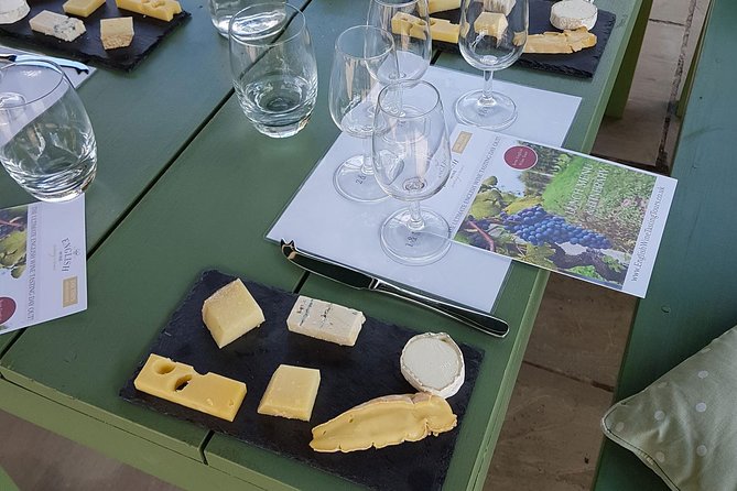 English Wine and Cheese Tour from London - Wayfarer Wines begins the tasting