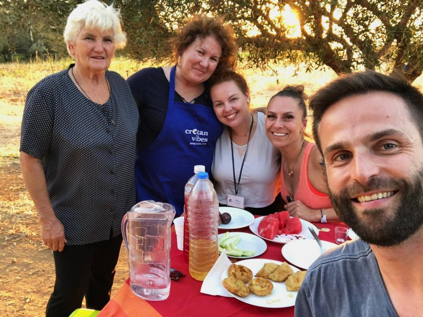 Farm Tour with Cheese-Making, Olive Oil Tasting & Picnic - Key points at a glance