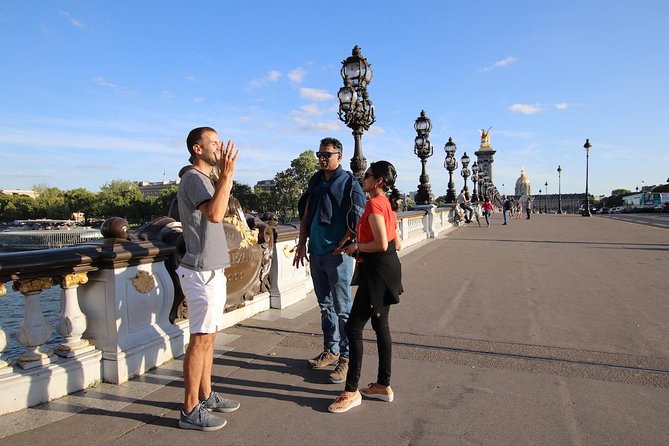First Day Bike Tour, Top Sights, hidden gems, Wine&Cheese picnic - Place de la Concorde and the Louvre