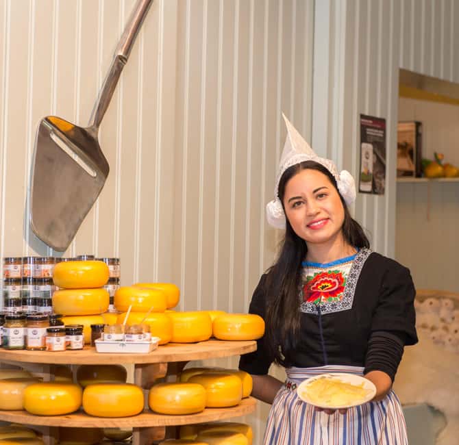 From Amsterdam: Volendam and Zaanse Schans Tour with Cheese - Zaanse Schans and the famous windmills