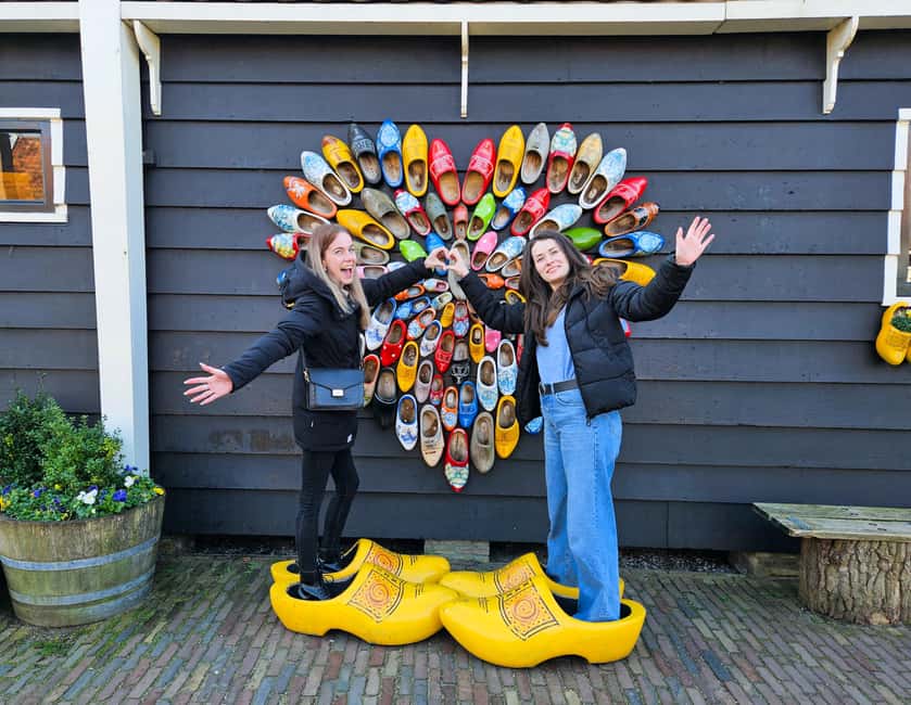 From Amsterdam: Volendam and Zaanse Schans Tour with Cheese - Guide quality and group size