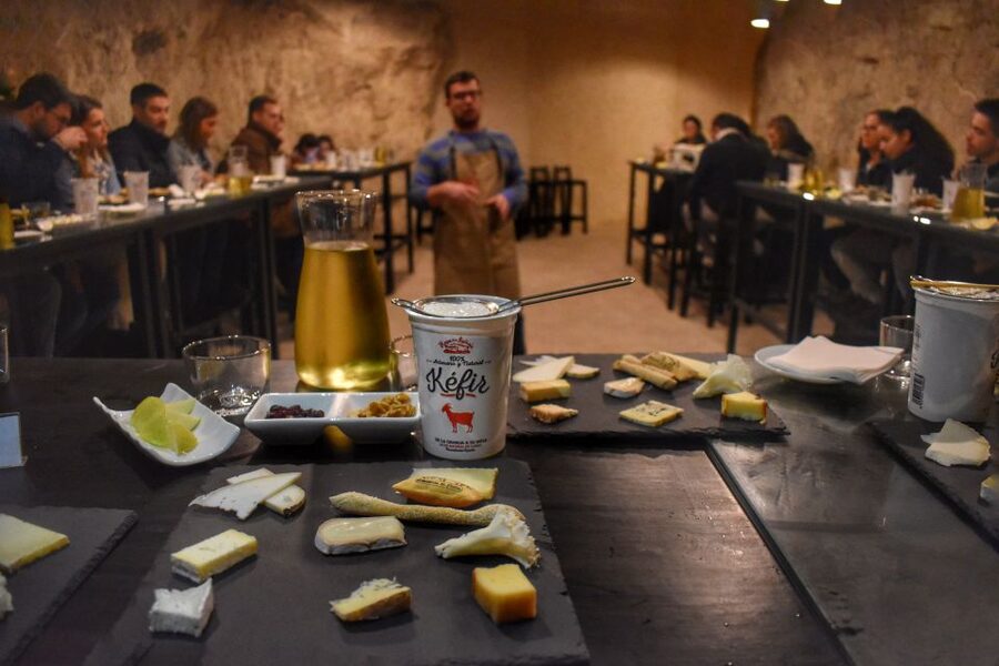 From Valencia: Guided Cheese Factory Tour with Wine Tasting - Leaving Valencia for Utiel-Requena