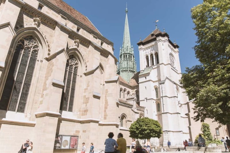 Geneva: City Tour and Fondue Cooking Class, Swiss Folklore - The Old Town by mini-train or on foot