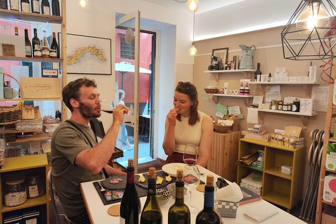 Genoa: 5 Ligurian Wines with Pesto, Focaccia & Cheese Tasting - Meeting near Torri di Porta Soprana