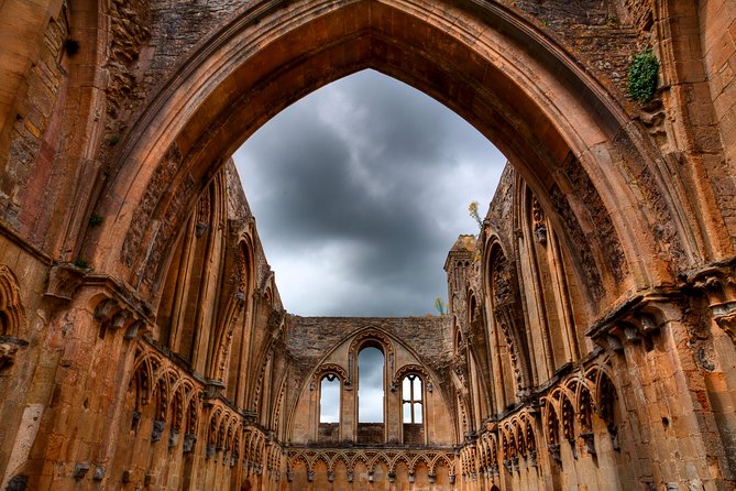 Glastonbury and Cheddar Gorge Guided Day Tour from London - Leaving London from Earl’s Court at 8:15