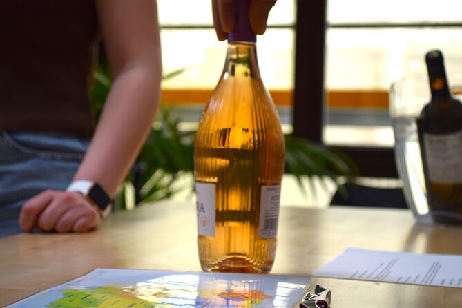 Gourmet Experience: Tasting of Spanish Cheese and Exclusive Wines - The setting and group size