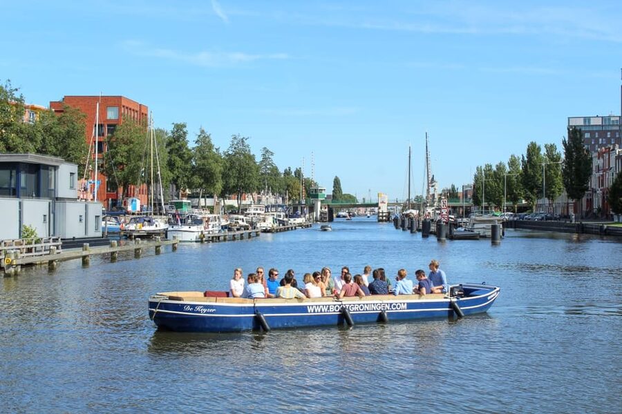 Groningen: Evening Cheese and Wine cruise - Who should book the Groningen cheese and wine cruise?