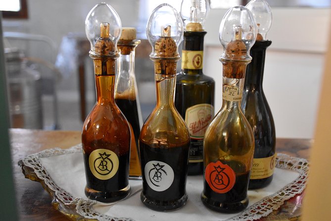 Guided group tour TastyBus: Parmesan Cheese and Parma Ham - Who should book this Parma food tour