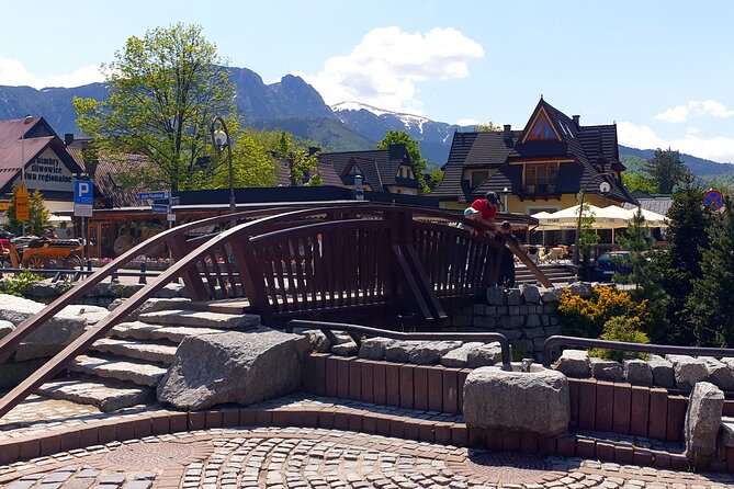 Krakow - Zakopane: Funicular, Cheese and Highland Highlights - Jaszczurówka chapel and Zakopane style