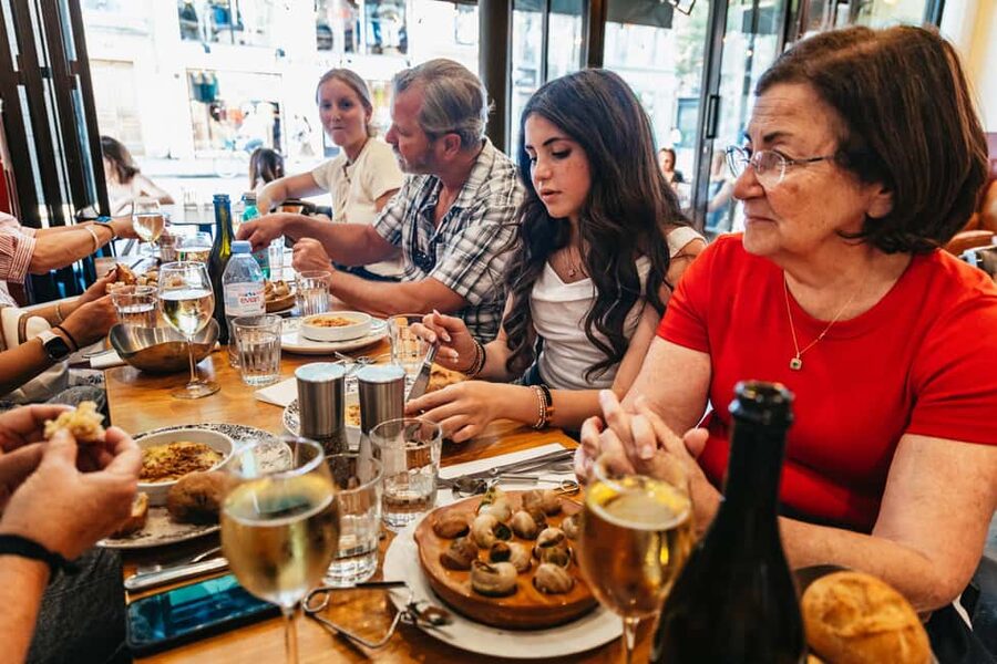 Le Marais Walking Food Tour with Cheese, Wine & Pastries - The guides make the difference