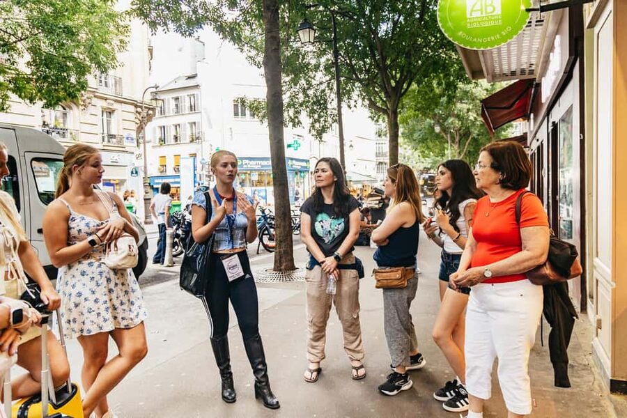 Le Marais Walking Food Tour with Cheese, Wine & Pastries - Who should book this experience?