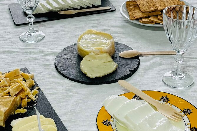 Lisbon Cheese Factory Visit, Wine Tasting and Tile Painting Tour - Key points at a glance