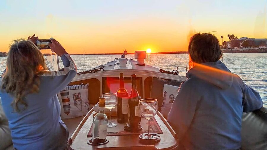 Los Angeles #1: Luxury Boat Cruise-Wine, Cheese & Sea Lions - What the praise tells you