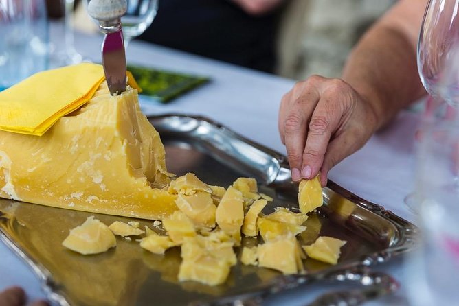 Lucerne CH Experience: Cheese, Chocolate, Chapel Bridge & Château - Cheese, Swiss wine, and a quieter pause