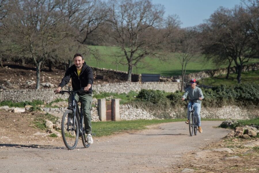 Martina Franca: E-bike farm tour & cheese tasting - A working cow farm and a 30-minute cheese stop
