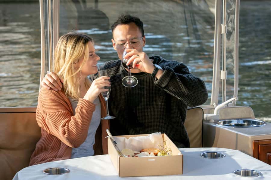 Melbourne: Private Yarra River Cruise w/ Cheese & Wine - Low Bridges and Flinders Street Station