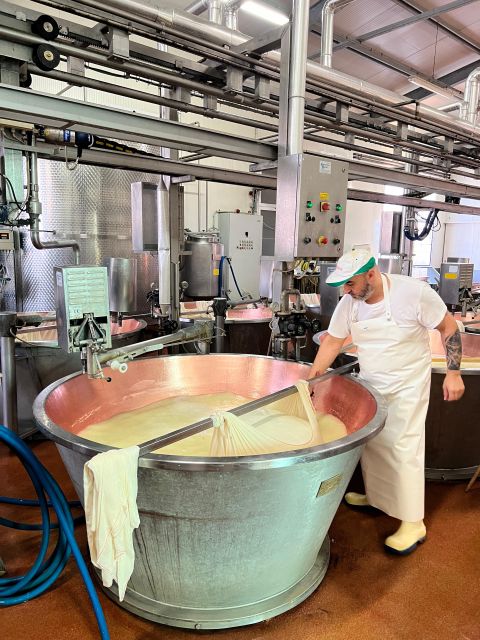 Modena/Bologna: Ferrari, Lambo, Cheese, Vinegar Tour w/Lunch - Lamborghini in 30 minutes