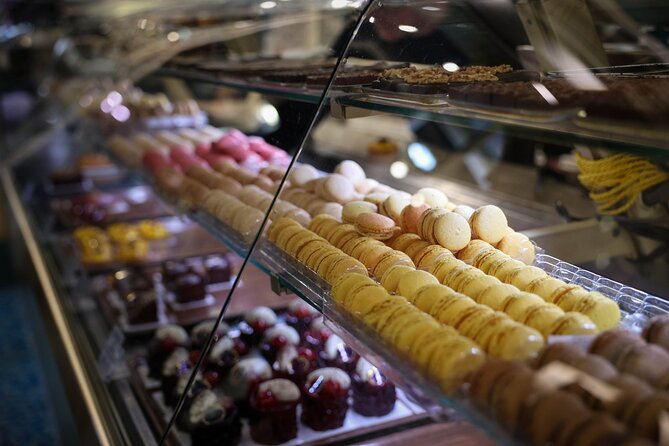 Montmartre Food Tour: The Most Complete Paris Food Experience - Starting at Place des Abbesses