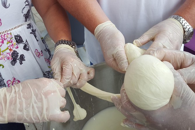 Mozzarella Class or Pizza Class - Ravello, the music village above the sea
