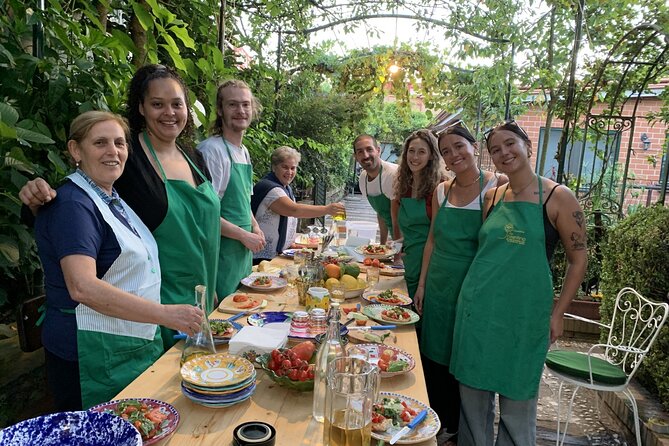 Mozzarella Experience and tasting in Naples - Tasting fresella and homemade food