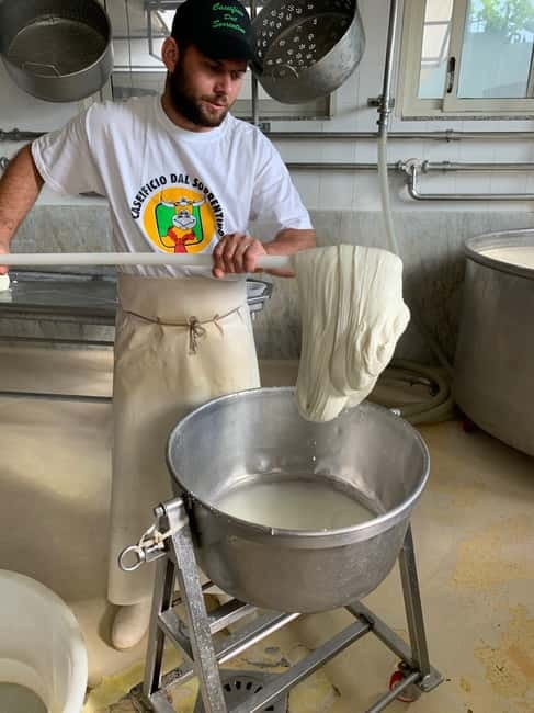 Naples: Mozzarella Experience, Taste of Southern Italy - From Rione Alto to a Family Dairy