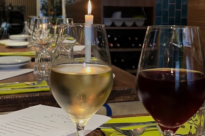 Natural Wine Tasting with Cheese Pairings in Paris - Understanding natural wine without the fuss