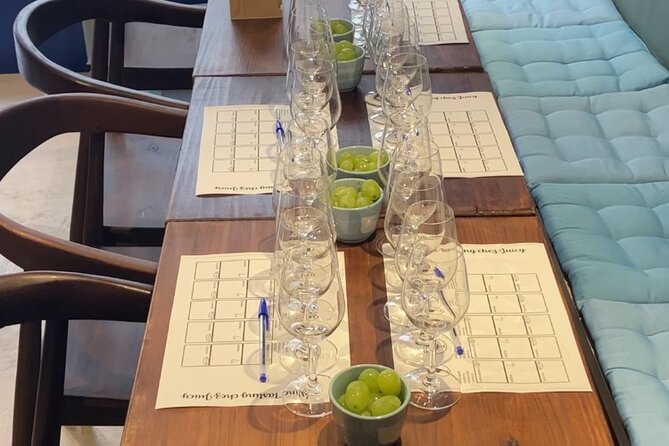 Natural Wine Tasting with Cheese Pairings in Paris - Who will enjoy this most?