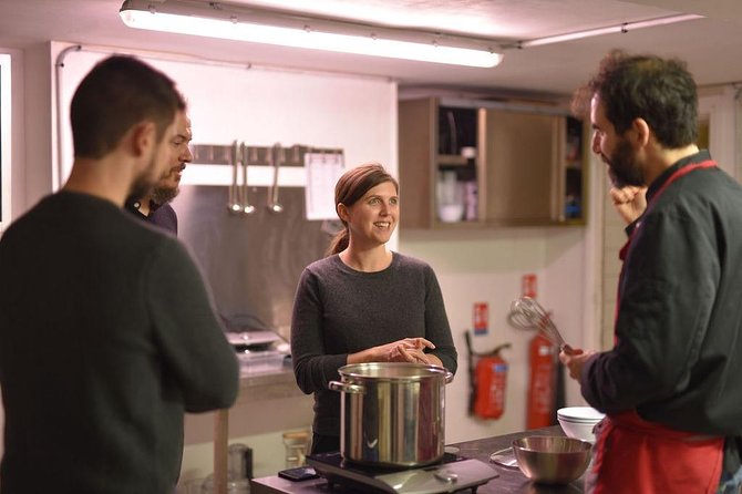 Paris Cheesemaking Workshop including Wine and Cheese Tasting with an Expert - The final tasting: your work beside French cheese