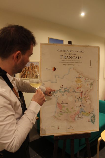 Paris: French Wine and Cheese Guided Tasting - Five wines and five cheeses, tasted in stages