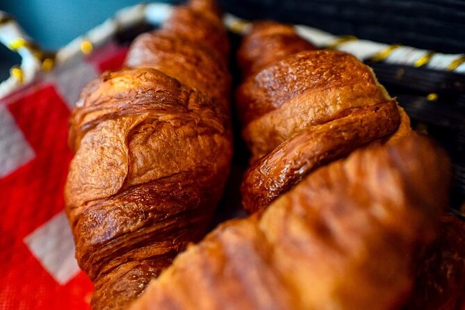 Paris Le Marais Food Tour With 10+ Tastings, Cheese, Wine & More - A brasserie lunch with croque monsieur or French pie