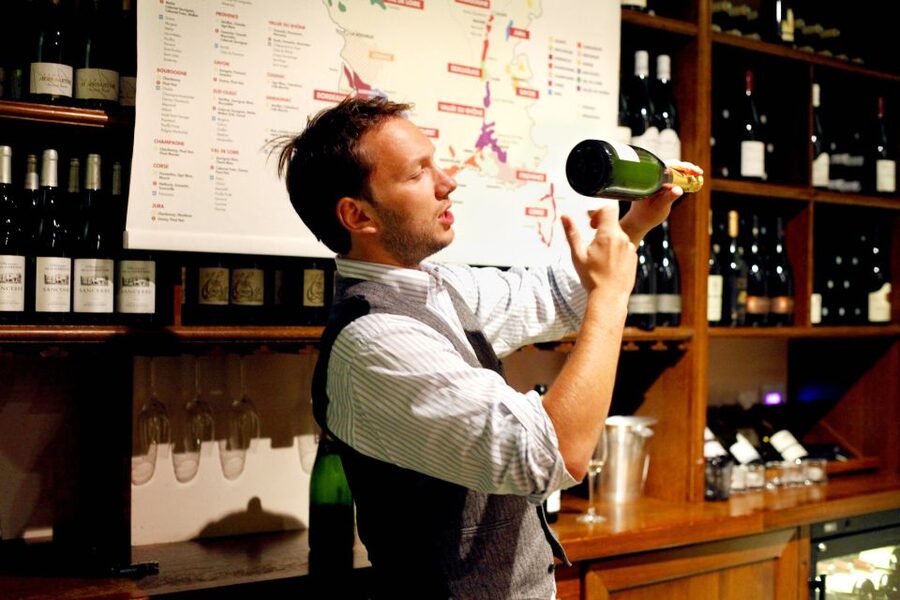 Paris: Wine and Cheese Lunch - Who should book this experience?