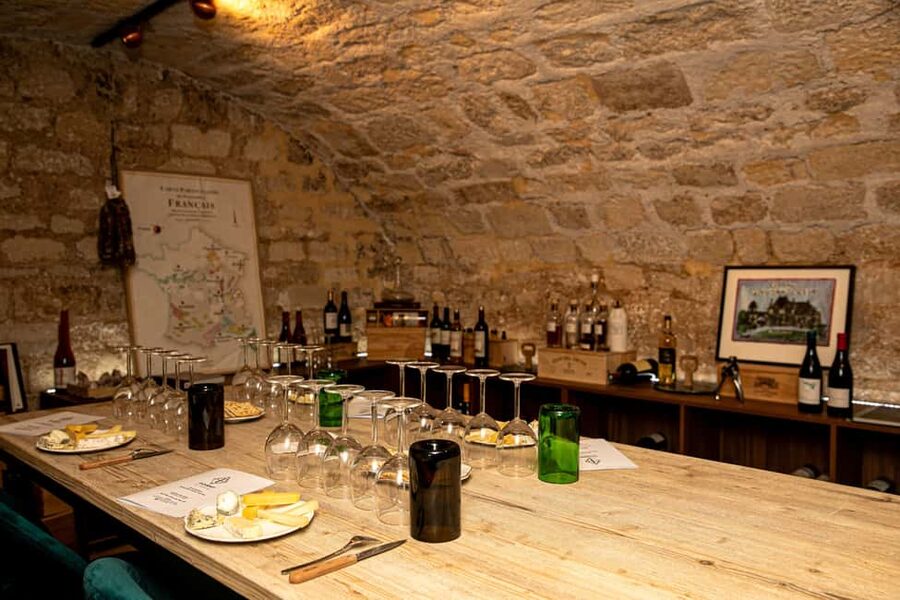 Paris: Wine & Cheese Tasting Master Class Near Eiffel Tower - Who should book this experience?