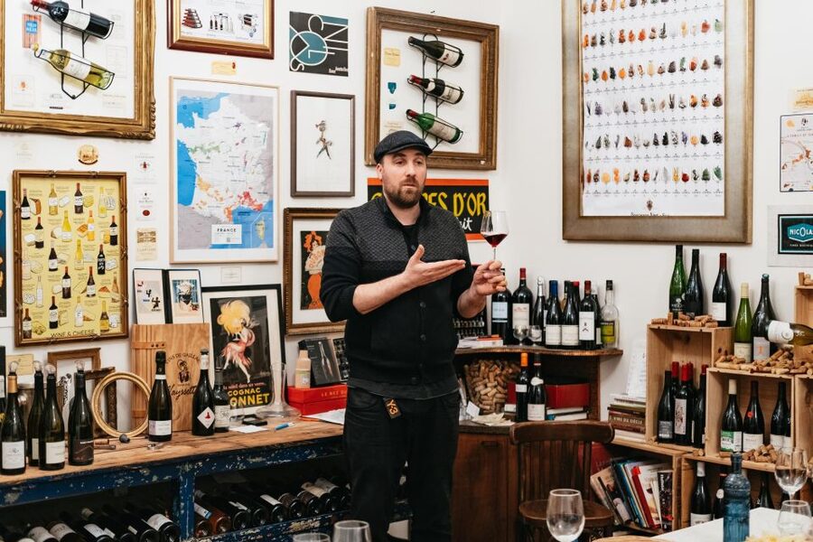 Paris: Wine Tasting Experience with 6 Wines and Cheese Board - Key points to know