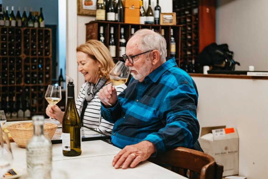 Paris: Wine Tasting Experience with 6 Wines and Cheese Board - Nico’s teaching style