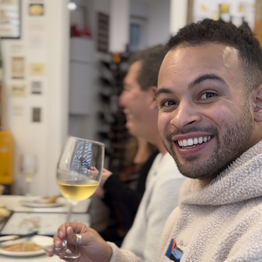 Paris: Wine Tasting Experience with 6 Wines and Cheese Board - Learning the five S’s without the fuss