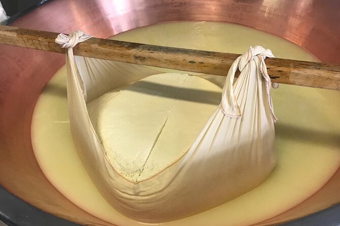 Parmigiano Cheese, Parma Ham and Balsamic - Watching Parmigiano Reggiano take shape