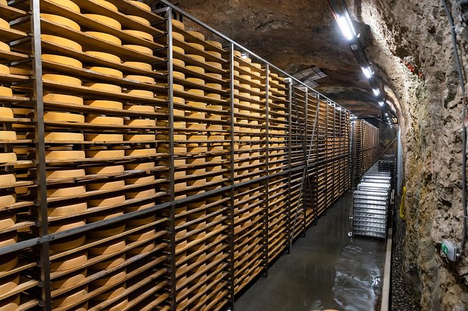 Parmigiano-Reggiano Cheese Factory Small group Tour From Parma - A guided tasting that puts the tour together