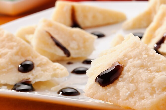 Parmigiano-Reggiano Tour and tastings - Choosing between pickup and self-drive