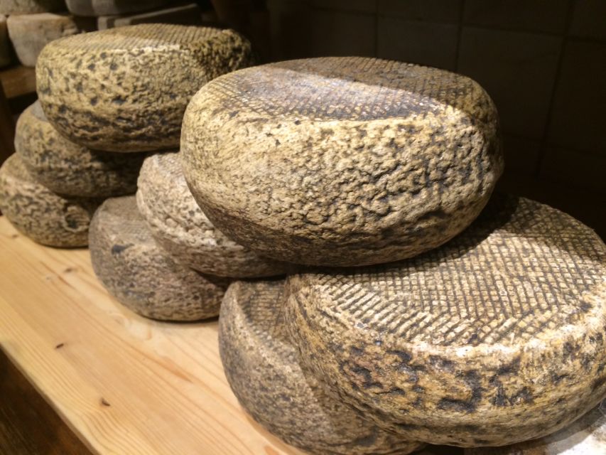 Pienza: Dairy Farm Tour with Pecorino Cheese Tasting - Meeting the People Behind the Cheese
