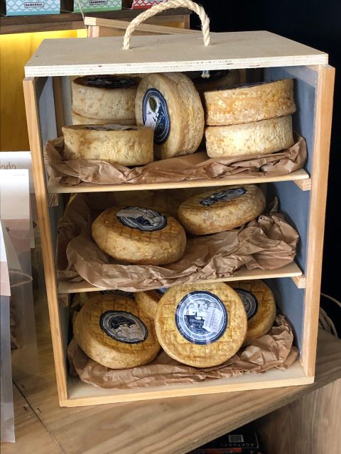 Porto: Cheese and Port Wine Tasting in a Unique Place - Who will enjoy it most