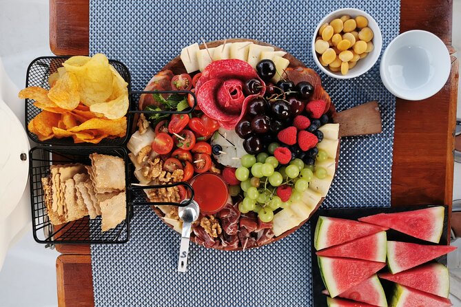 Porto: Wine and cheese tasting on a sailboat on the Douro River - Crystal Palace gardens and the upper Porto bank