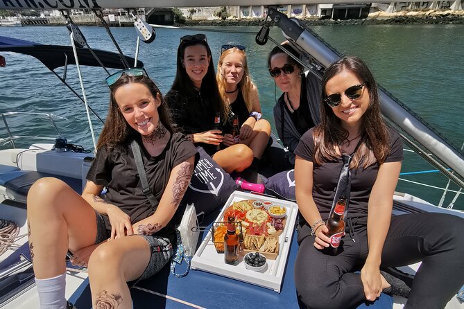 Porto: Wine and cheese tasting on a sailboat on the Douro River - What the food and drink are really worth