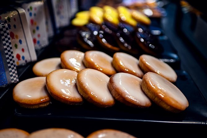 Private Montmartre Food Tour with Wine, Cheese & Pastries - A food walk through the 18th arrondissement