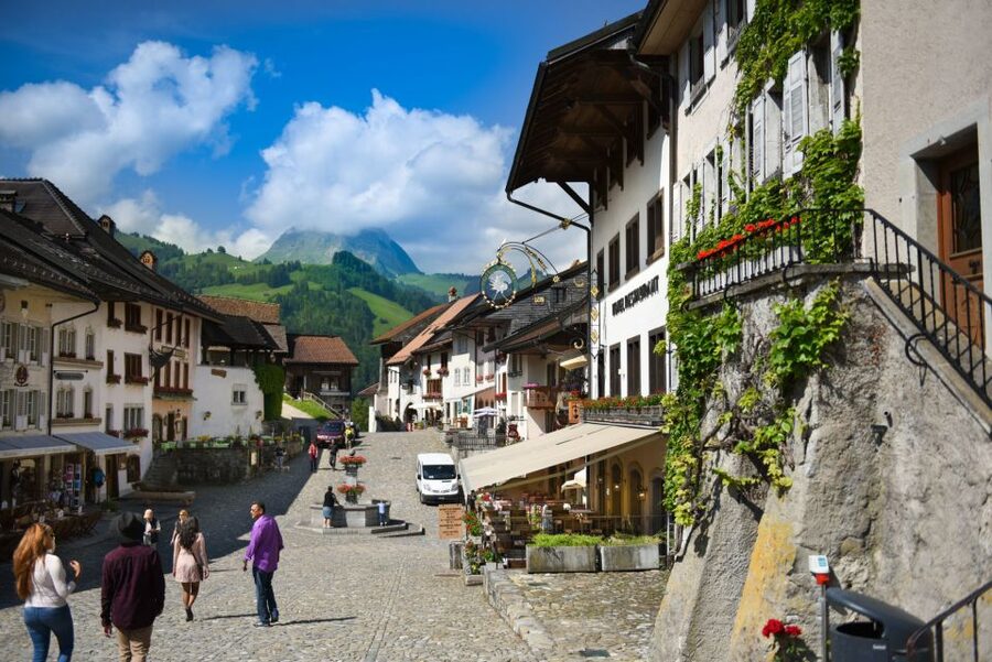Private Swiss Cheese & Chocolate Tasting Trip in Gruyeres - What the private vehicle changes