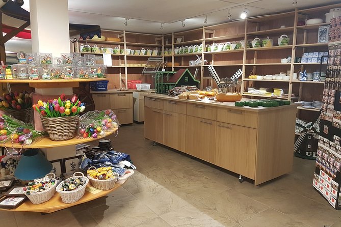 Private Tour of Simonehoeve Cheese Farm and Clog Factory - What the private format really gives you