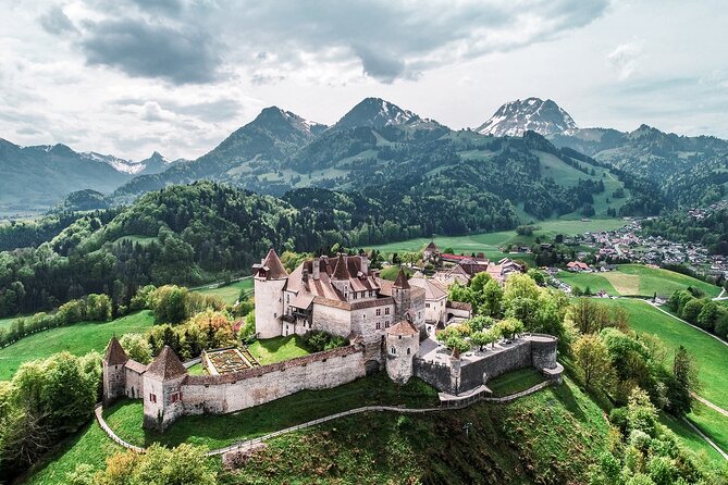 Private Tour to Gruyères, Chocolate & Cheese Factory from Geneva - What the guides add to the day