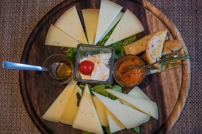 Private Wine, Evo oil & Cheese Tasting - A farm setting close to San Gimignano